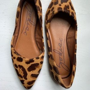 Zodiac Leopard Fur Flat